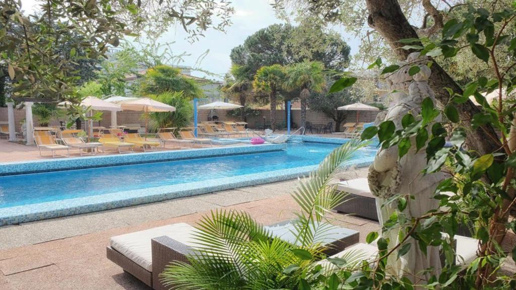 Hotel Terme Eden Abano Terme Bagian luar foto