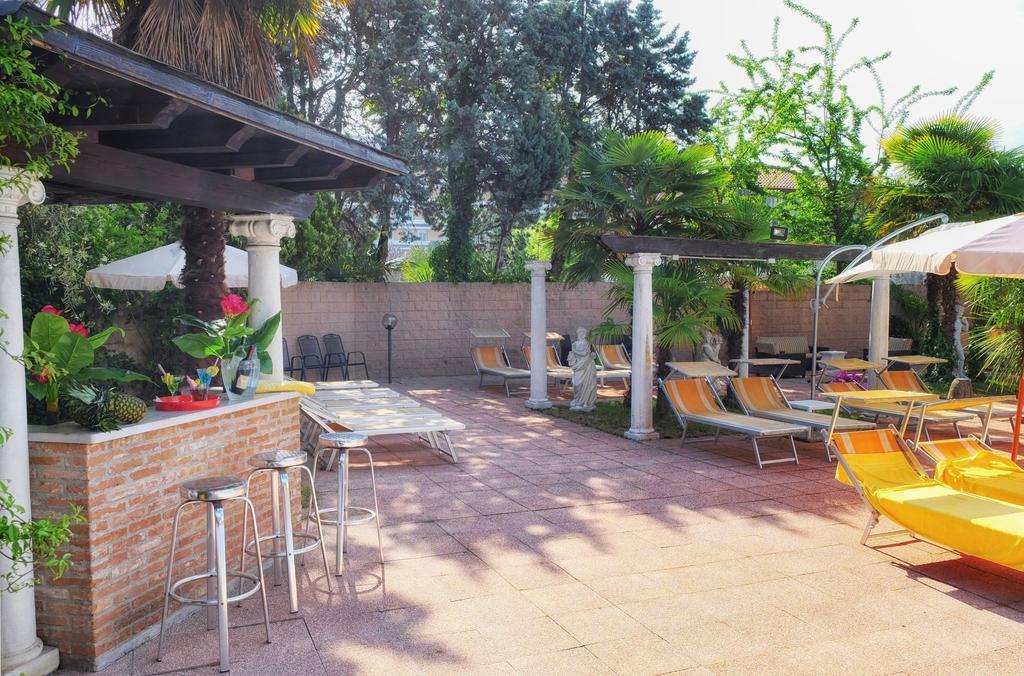 Hotel Terme Eden Abano Terme Bagian luar foto